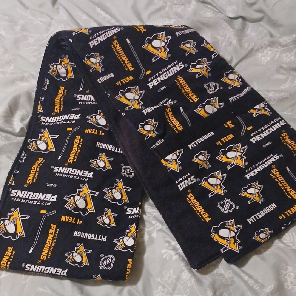 Handmade Pittsburgh Penguins Logo Unisex Scarf With Pockets For Hands